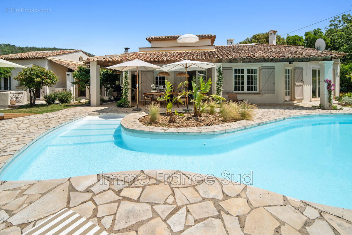 Maison à LA GARDE-FREINET