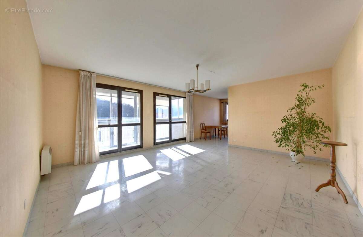 Appartement à ECHIROLLES