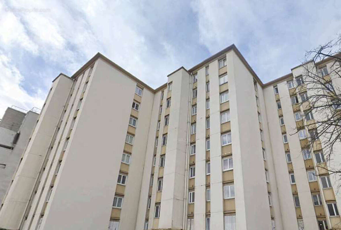 Appartement à AUBERVILLIERS