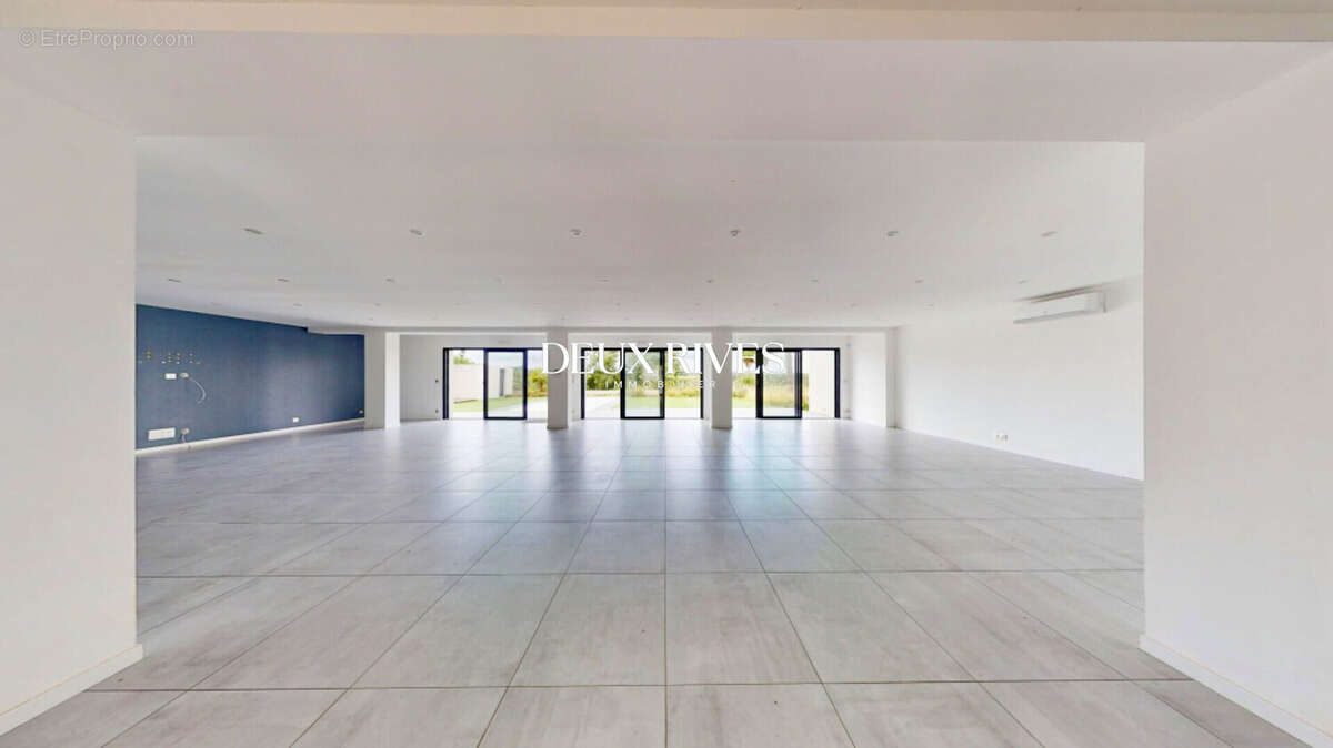 Maison 350 m² à La Chapelle-Sur-Erdre  - photo 4