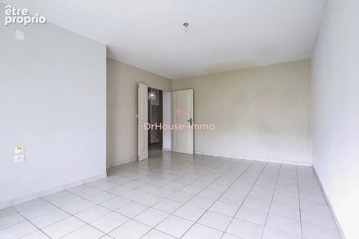 Appartement 3 pièces 63 m² à vendre à Hyeres (83400) - photo 3