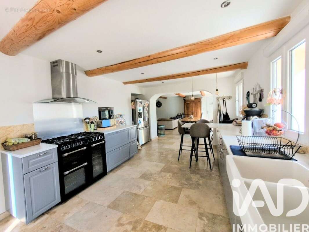 Maison 266 m² à Pernes-Les-Fontaines  - photo 9