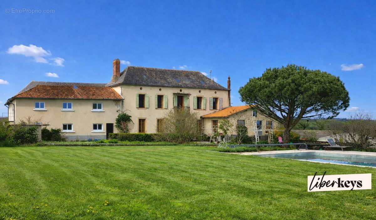 Maison à MONTIRAT