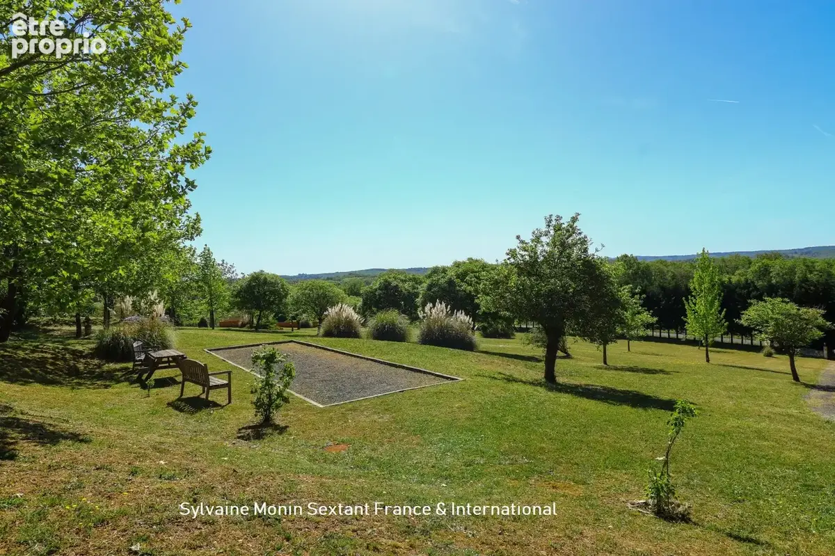 Calme absolu et vue dégagée pour cet ensemble immobilier de 3 maisons avec 3 piscines sur 2 hectares - photo 17