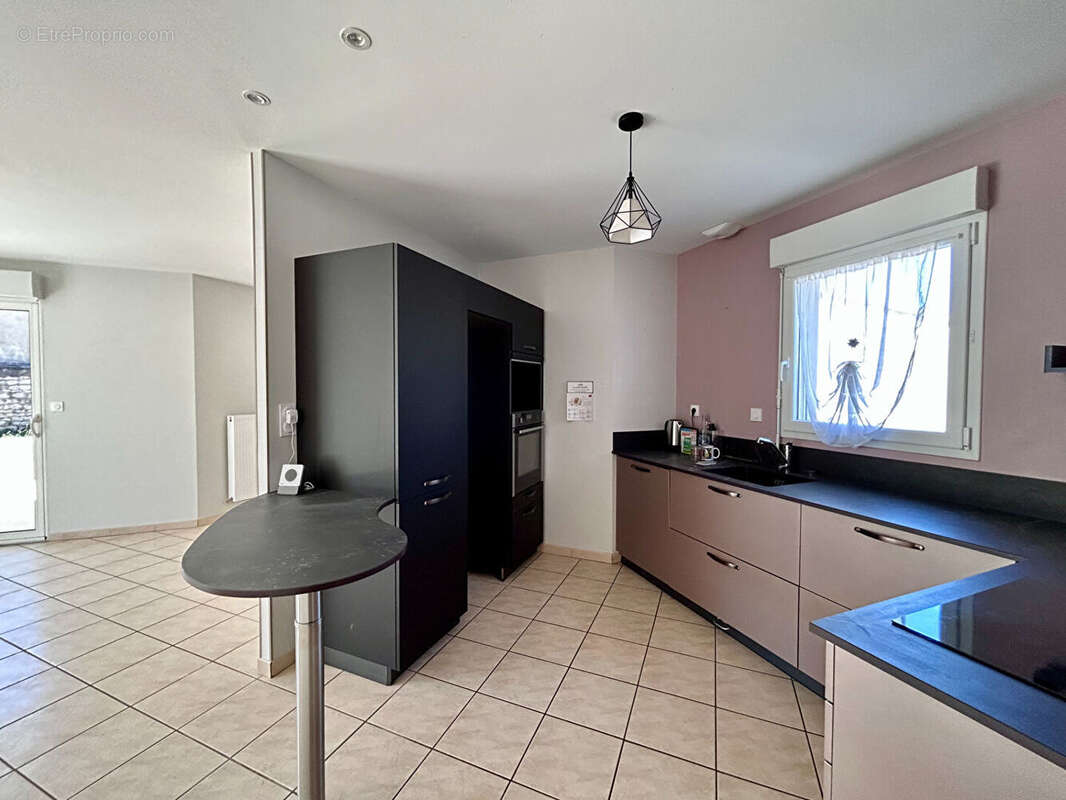 Maison Niort 5 pièce(s) 90 m2 - photo 2