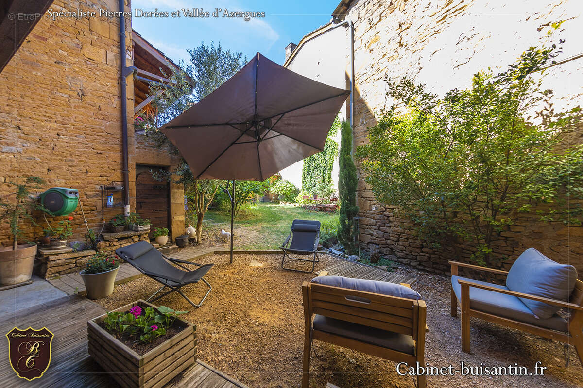 Maison en pierre de caractère : alliance du charme et du potentiel - photo 4