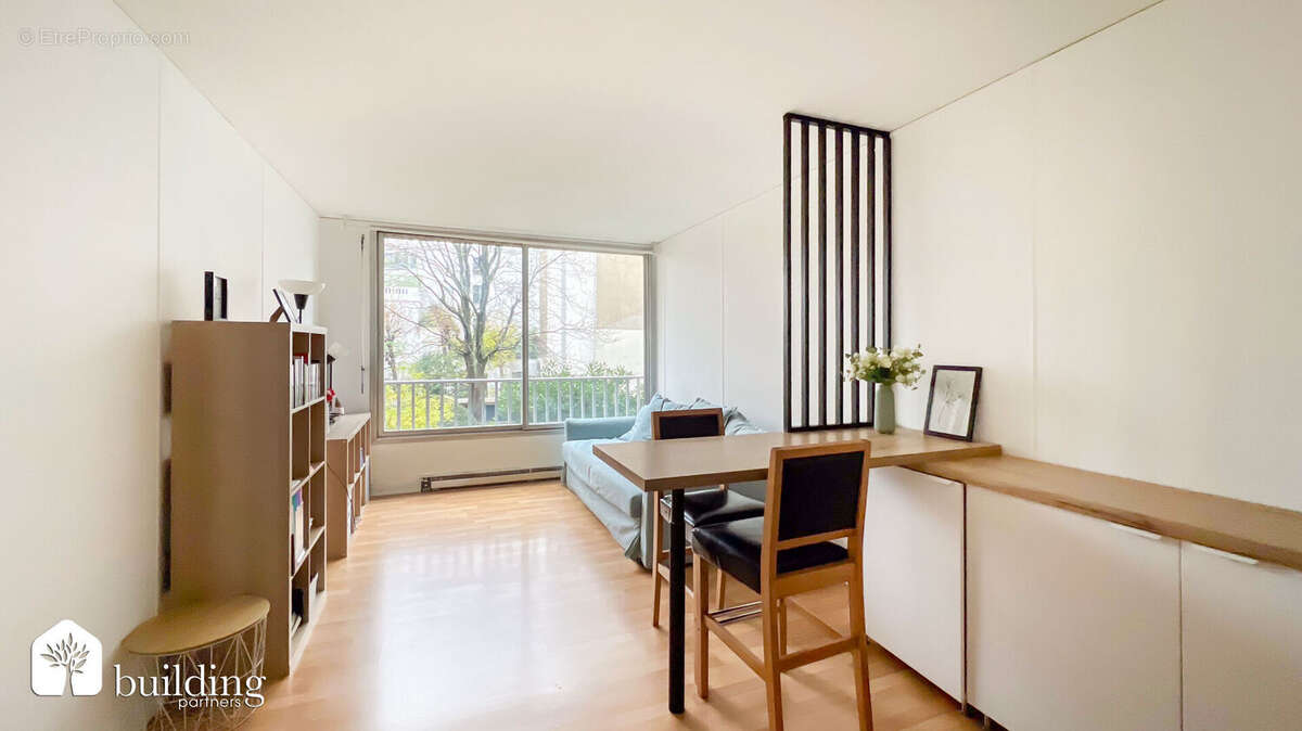 Appartement à PARIS-17E