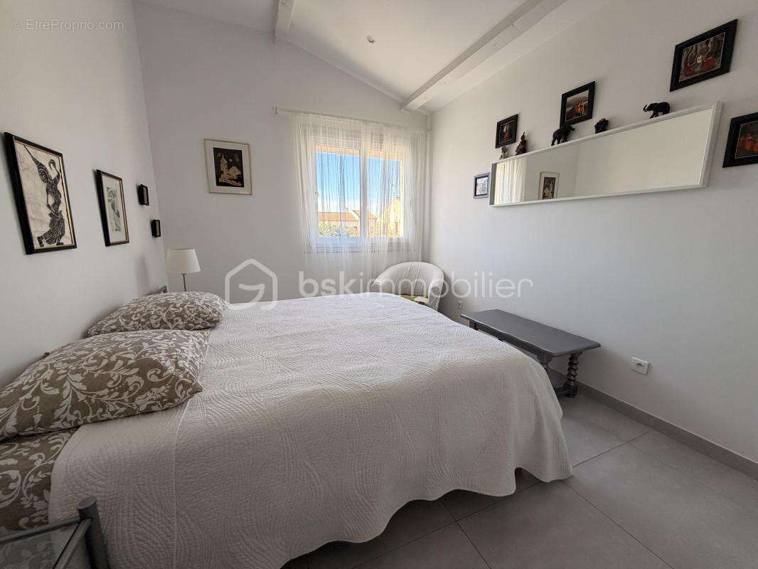 Maison à SAINT-LAURENT-D'AIGOUZE