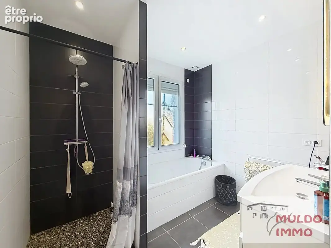 Villa de 147 m² sur terrain de 1 360 m² - photo 10