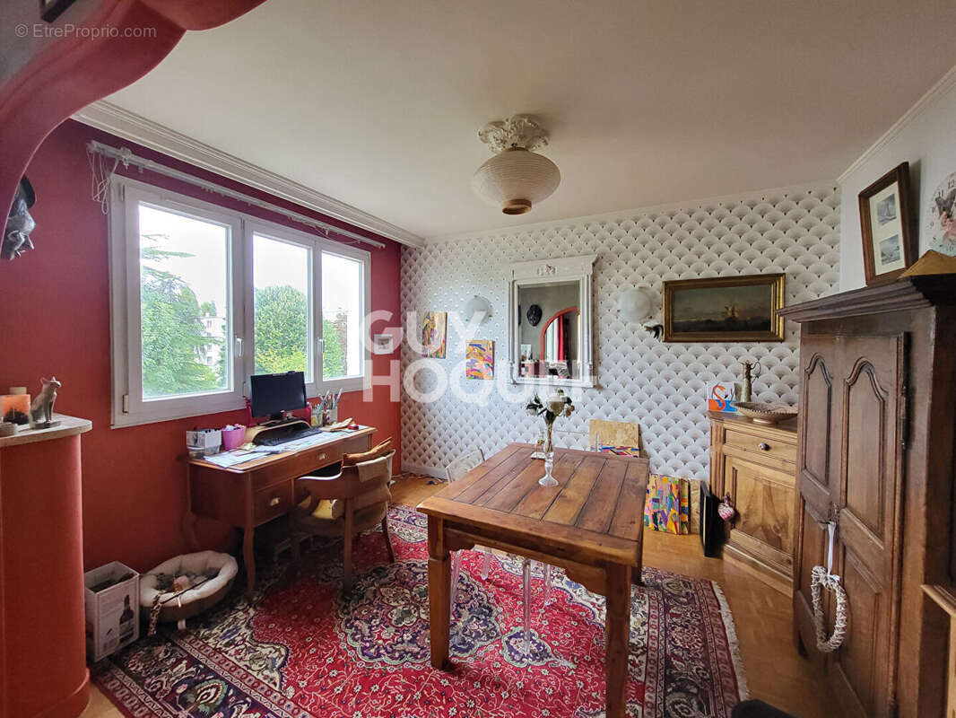 Appartement à LA CELLE-SAINT-CLOUD