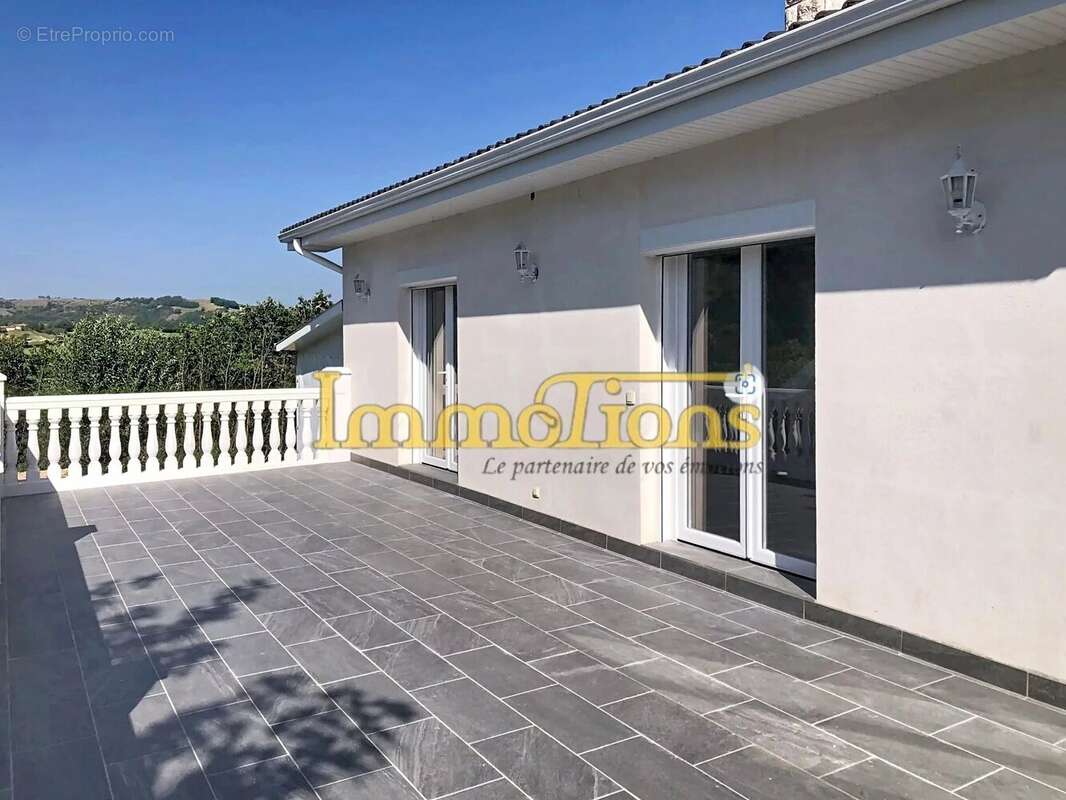 Maison 205 m² à Saint-Marcellin  - photo 2