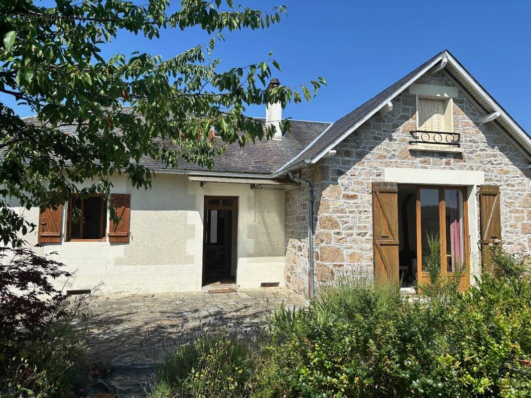 Maison à TREIGNAC