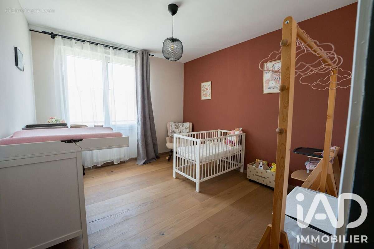 Maison 155 m² à Souzay-Champigny  - photo 9