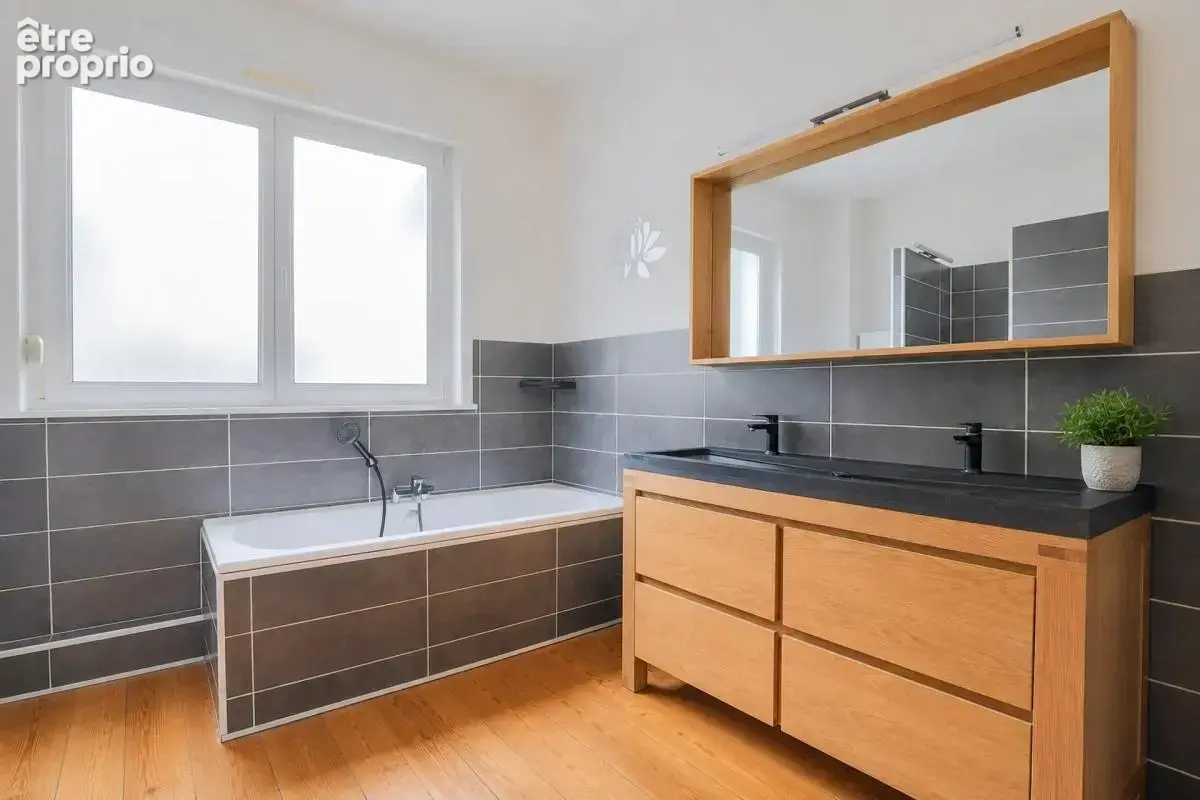 Maison de 8 pièces de 177 m² à Loos - photo 12
