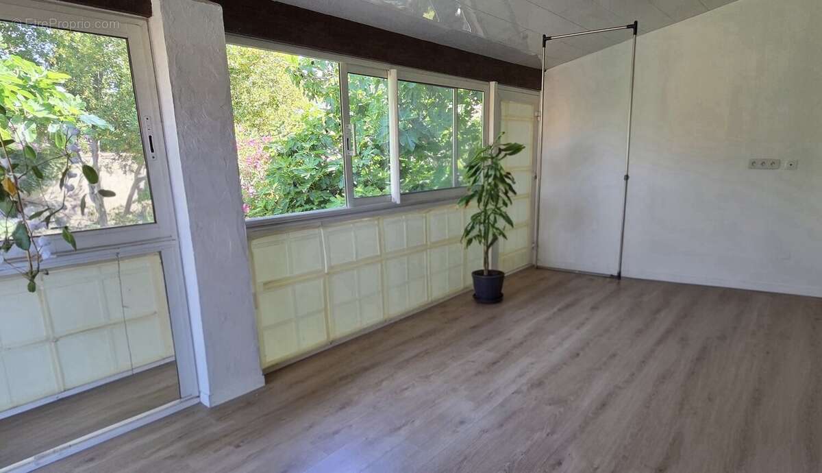 Bouzigues - maison de village avec jardin et garage - photo 5