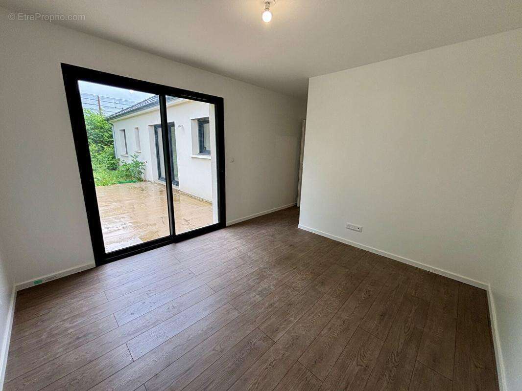 Maison à COULANGES-LES-NEVERS