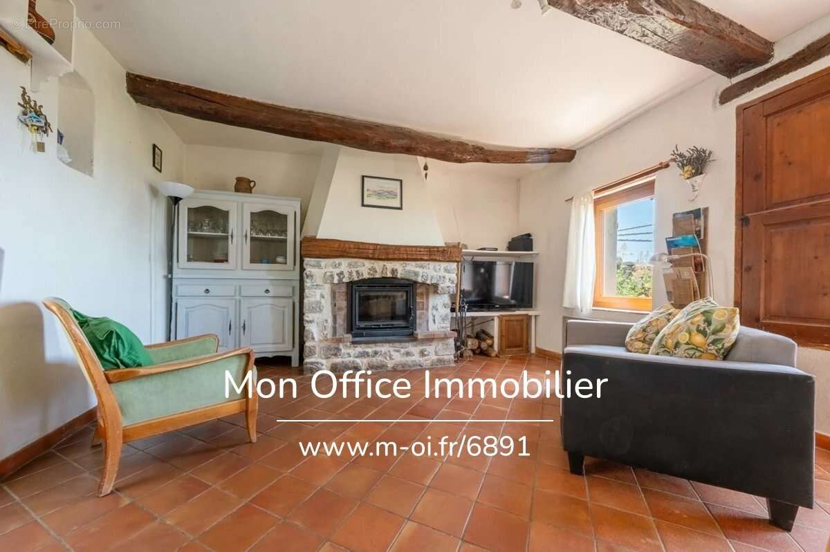 Référence : 6891-SJO - Maison provençale en pierre au coeur du village de St-Julien (83560): 4 chambres - véranda- piscine- cave - photo 9