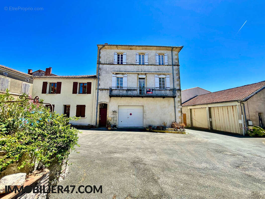 Maison à MONCLAR