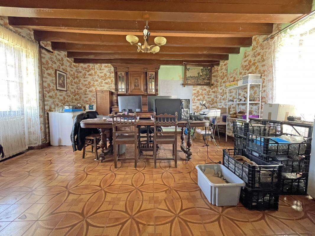 Maison et nombreuses dépendances - photo 4