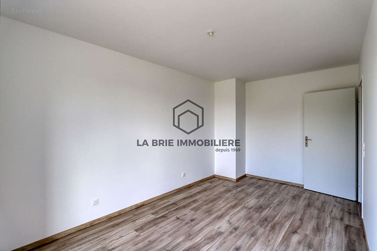 Appartement à EMERAINVILLE