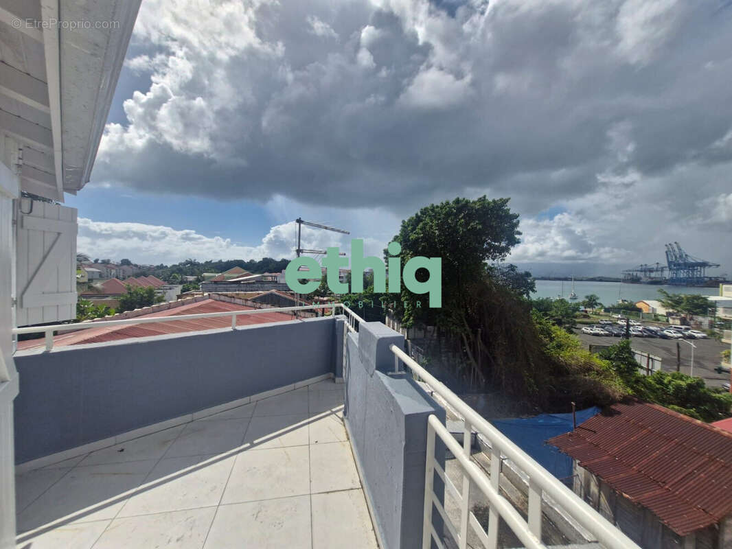 Appartement à POINTE-A-PITRE