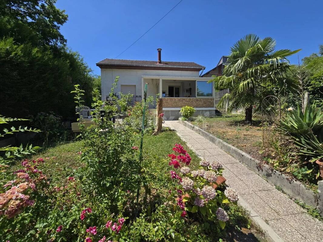 Maison à LONS-LE-SAUNIER