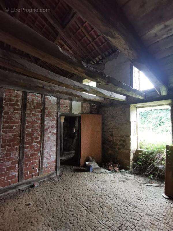 Maison 270 m² à Meilhac  - photo 2