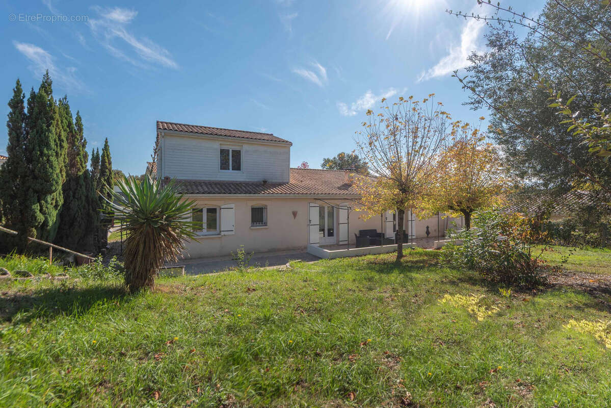 Maison à FARGUES-SAINT-HILAIRE