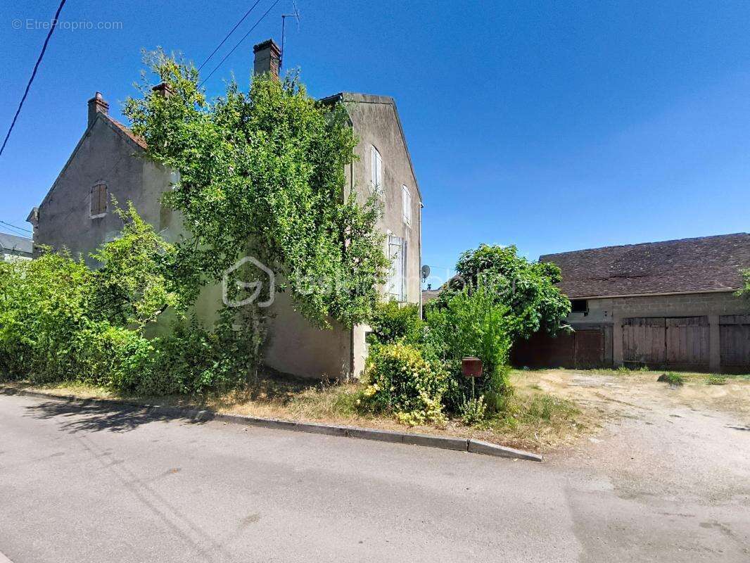 Maison a renover en deux parties avec terrain - photo 6
