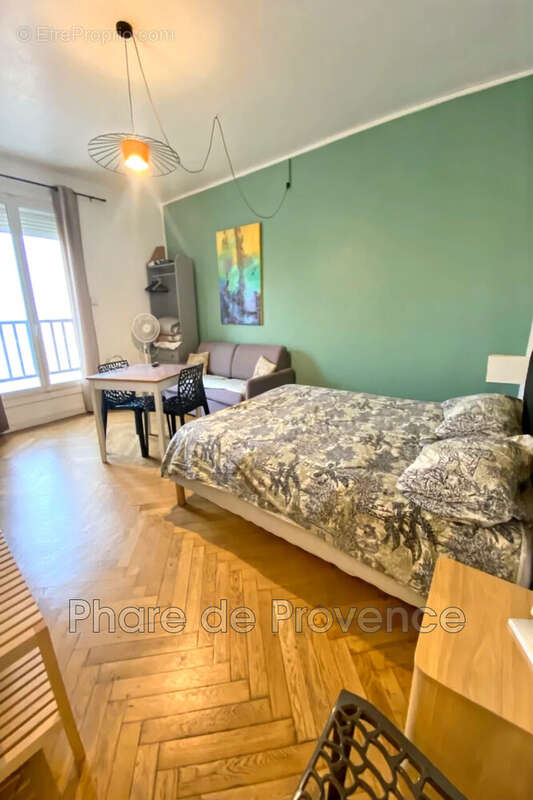 Appartement à MARSEILLE-2E