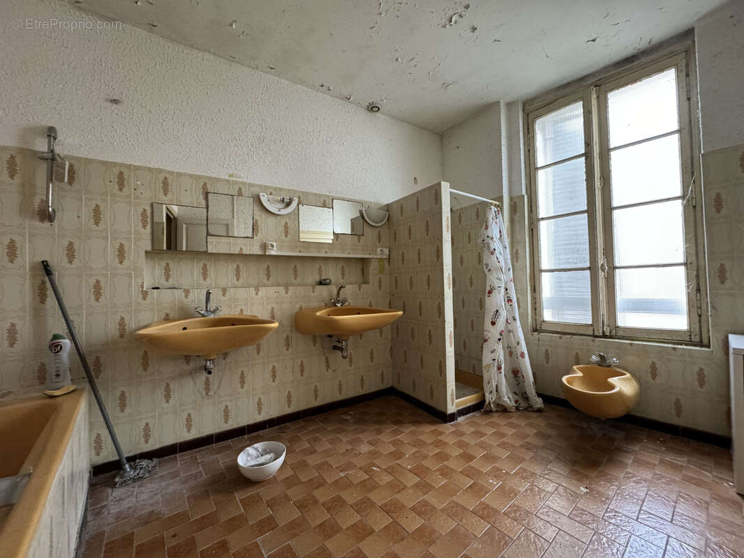 Appartement à BARBEZIEUX-SAINT-HILAIRE