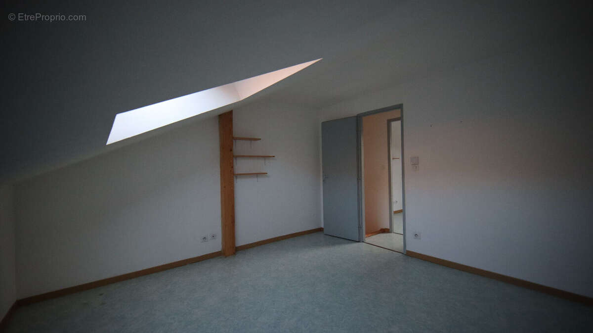 Maison à VELLE-SUR-MOSELLE