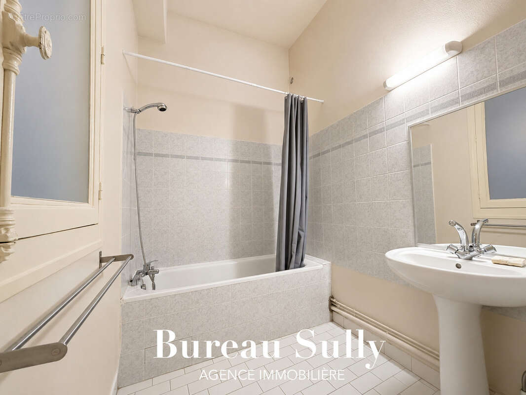 LYON 2 - 'Rue Mercière / Brest' - Bel appartement T3 - photo 6