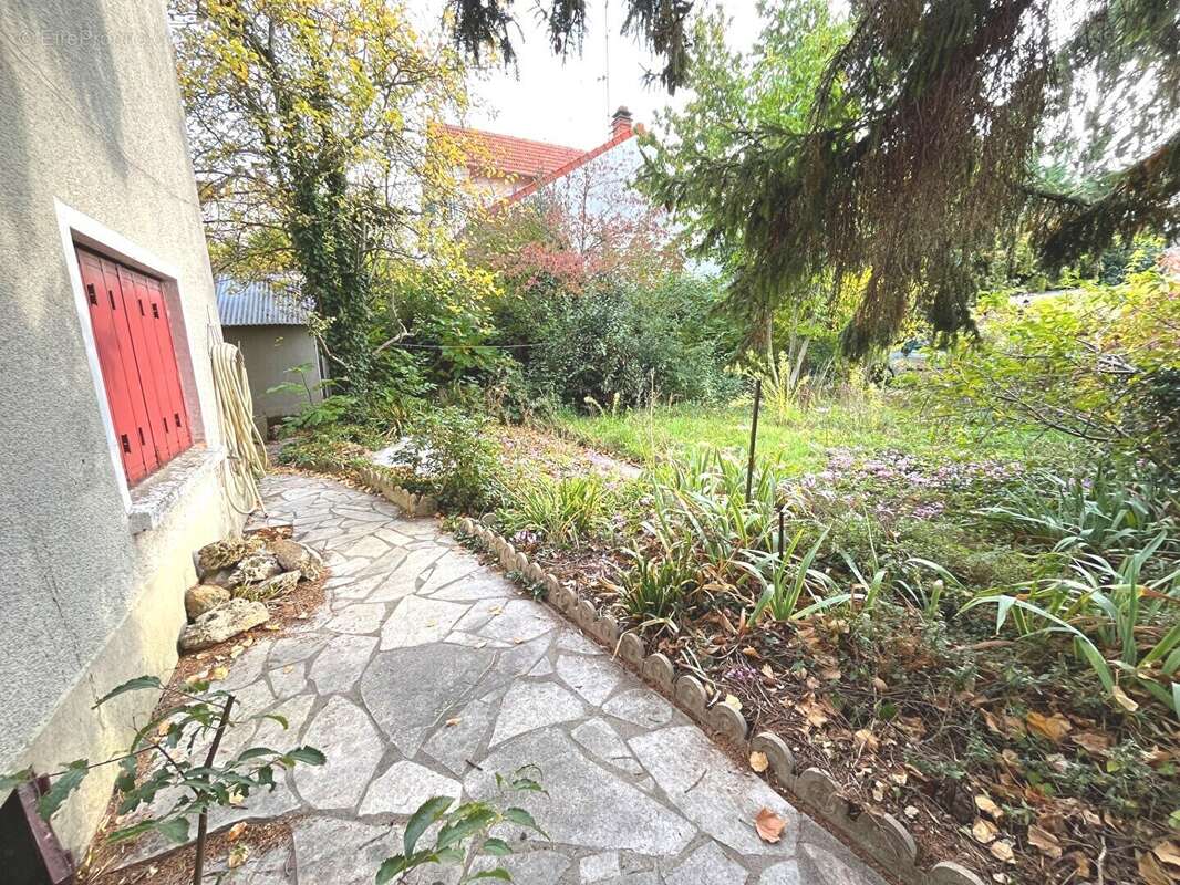 Maison à VIRY-CHATILLON