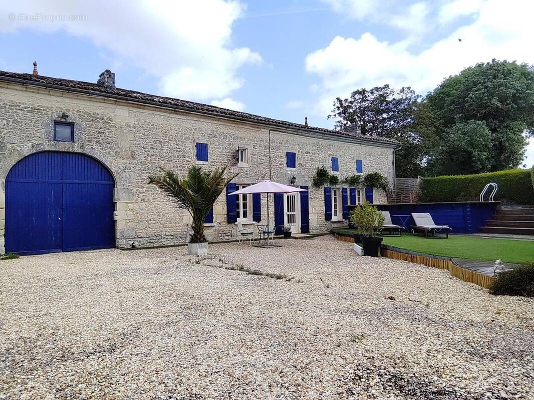 Photo 1 - Maison à SAINT-GENIS-DE-SAINTONGE