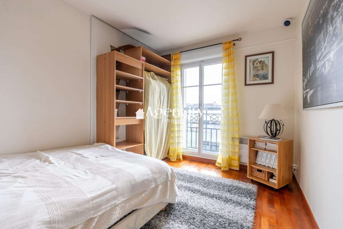 4 Pièces Bailly Chambre 2 - Appartement à BAILLY-ROMAINVILLIERS