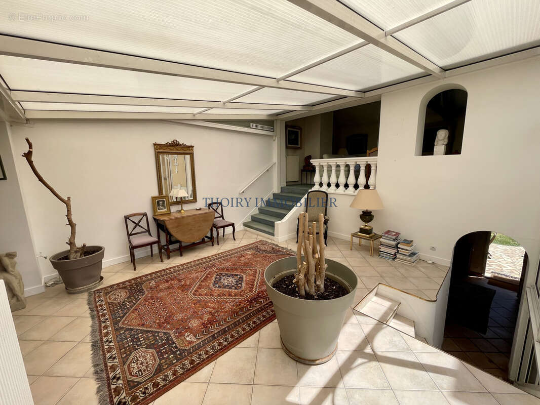 Maison ancienne de charme de 8 pièces sur 519 m2. - photo 14