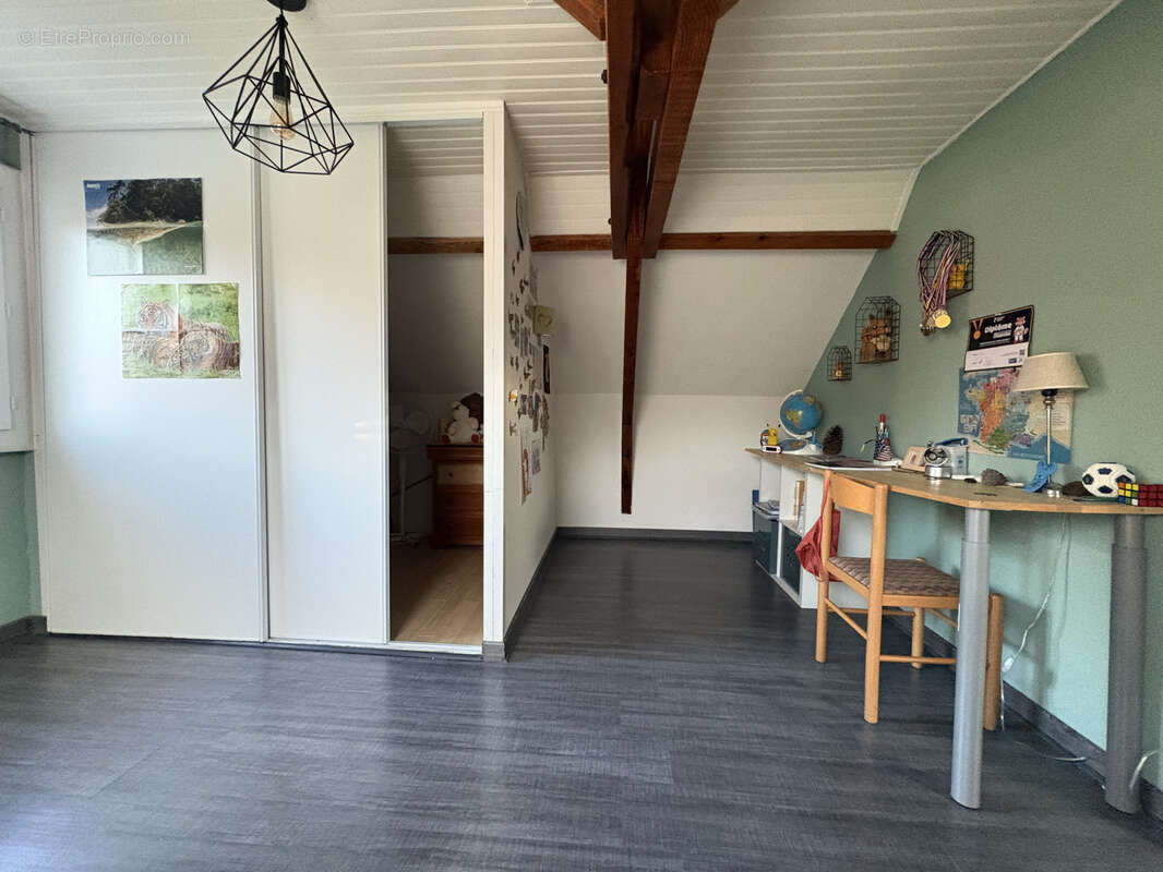 Maison à SAINT-PANTALEON-DE-LARCHE