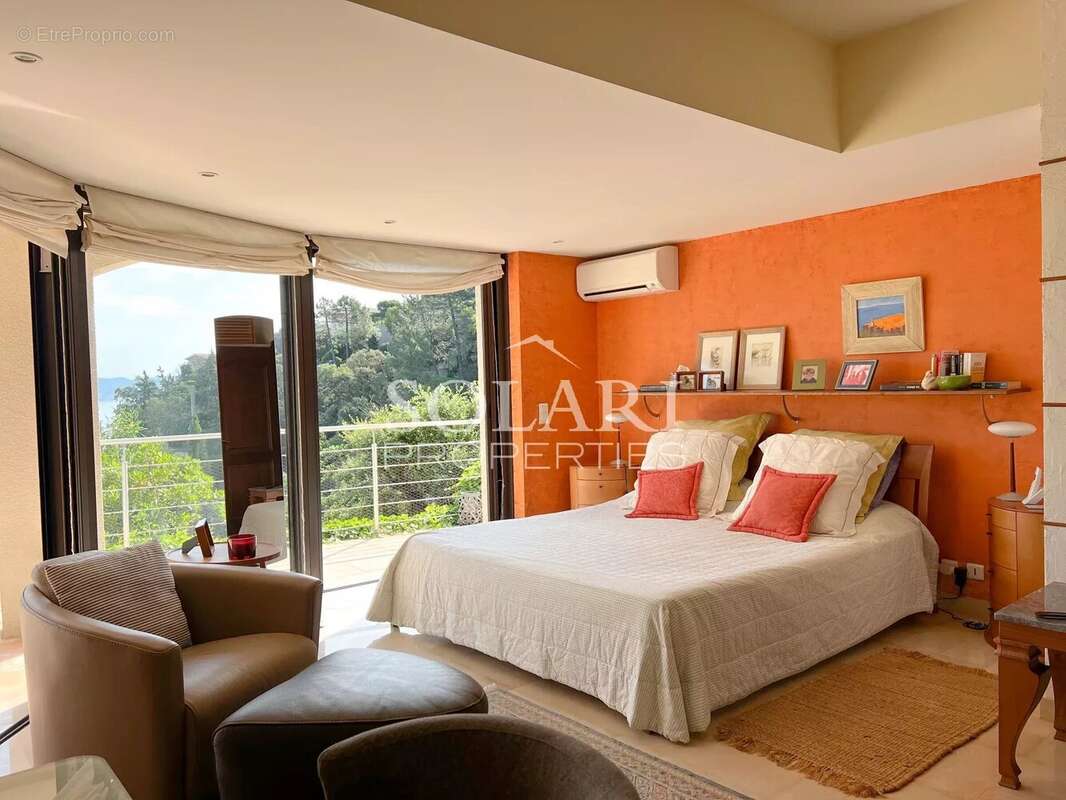 Maison à THEOULE-SUR-MER