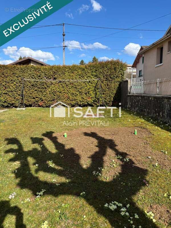 Photo 2 - Parking à OYONNAX