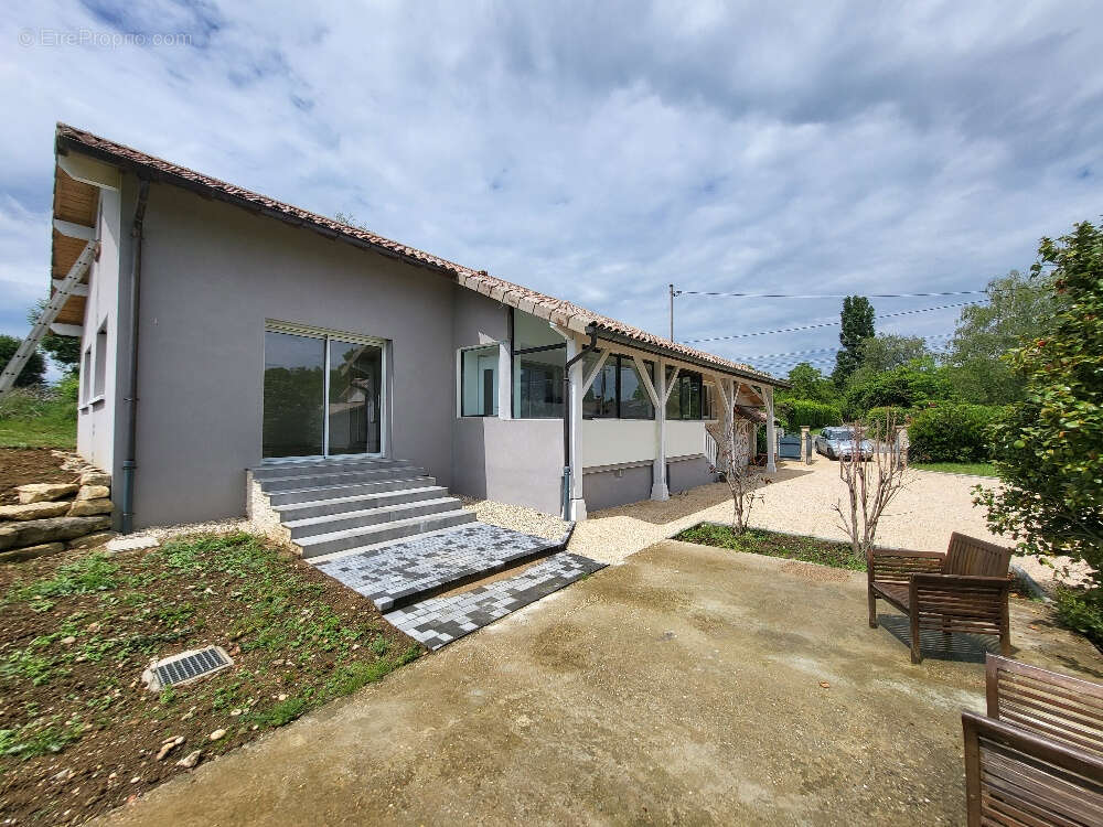 Maison à CHATILLON-SUR-CHALARONNE