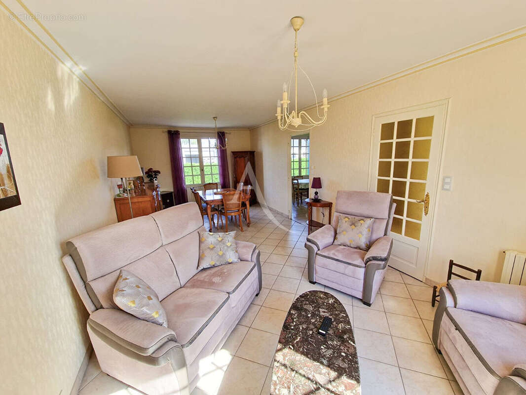 Maison à DOUE-LA-FONTAINE