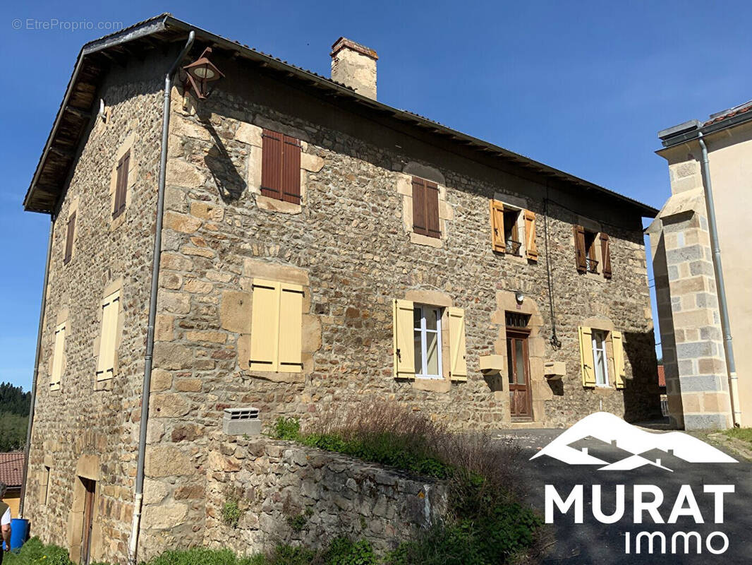 Appartement à CONDAT-LES-MONTBOISSIER