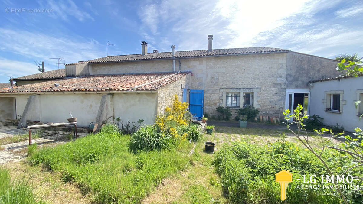 Longère avec dépendances, garages 300 m2, jardin, proche estuaire - photo 21