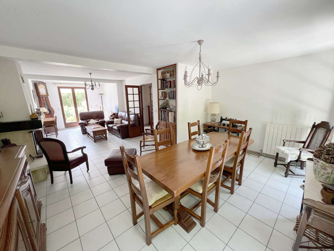 Maison à LA QUEUE-EN-BRIE