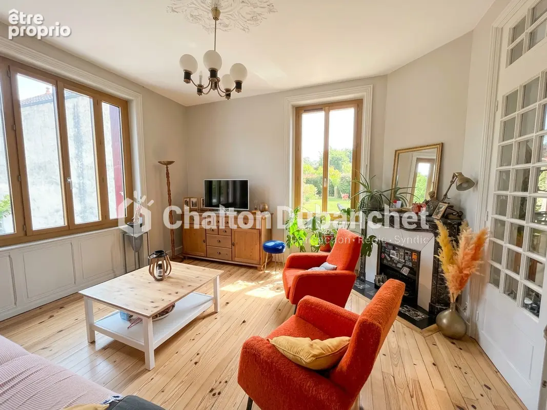 Maison 10 pièces 163 m² à vendre à Feurs (42110) - photo 2