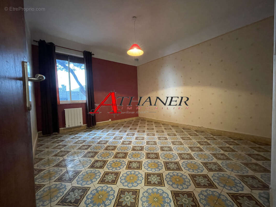 Argeles sur Mer - Grand appartement - A rénover - 5 Pièces - 86m2 - photo 11