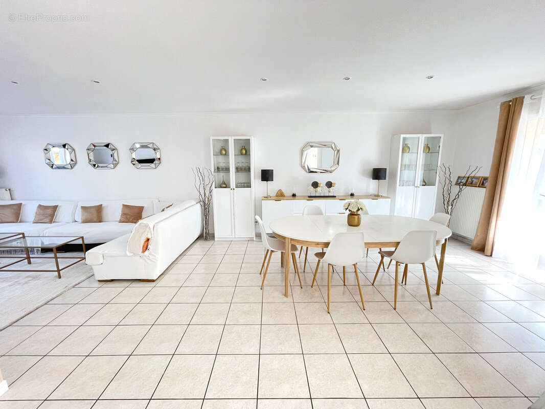 Maison à VAULX-EN-VELIN