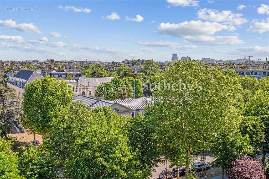 Appartement à NEUILLY-SUR-SEINE