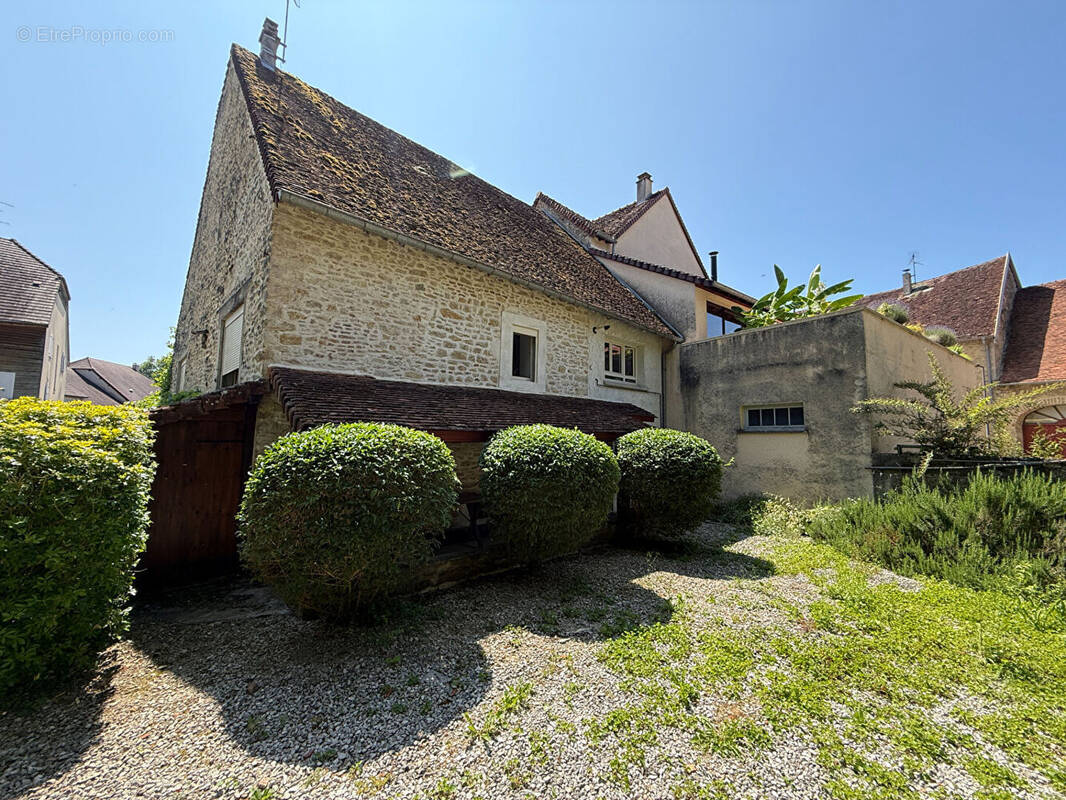 Maison à RUFFEY-SUR-SEILLE